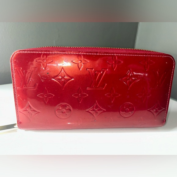 Louis Vuitton Red Vernis Zippy Wallet CA 4111 - Picture 2 of 12